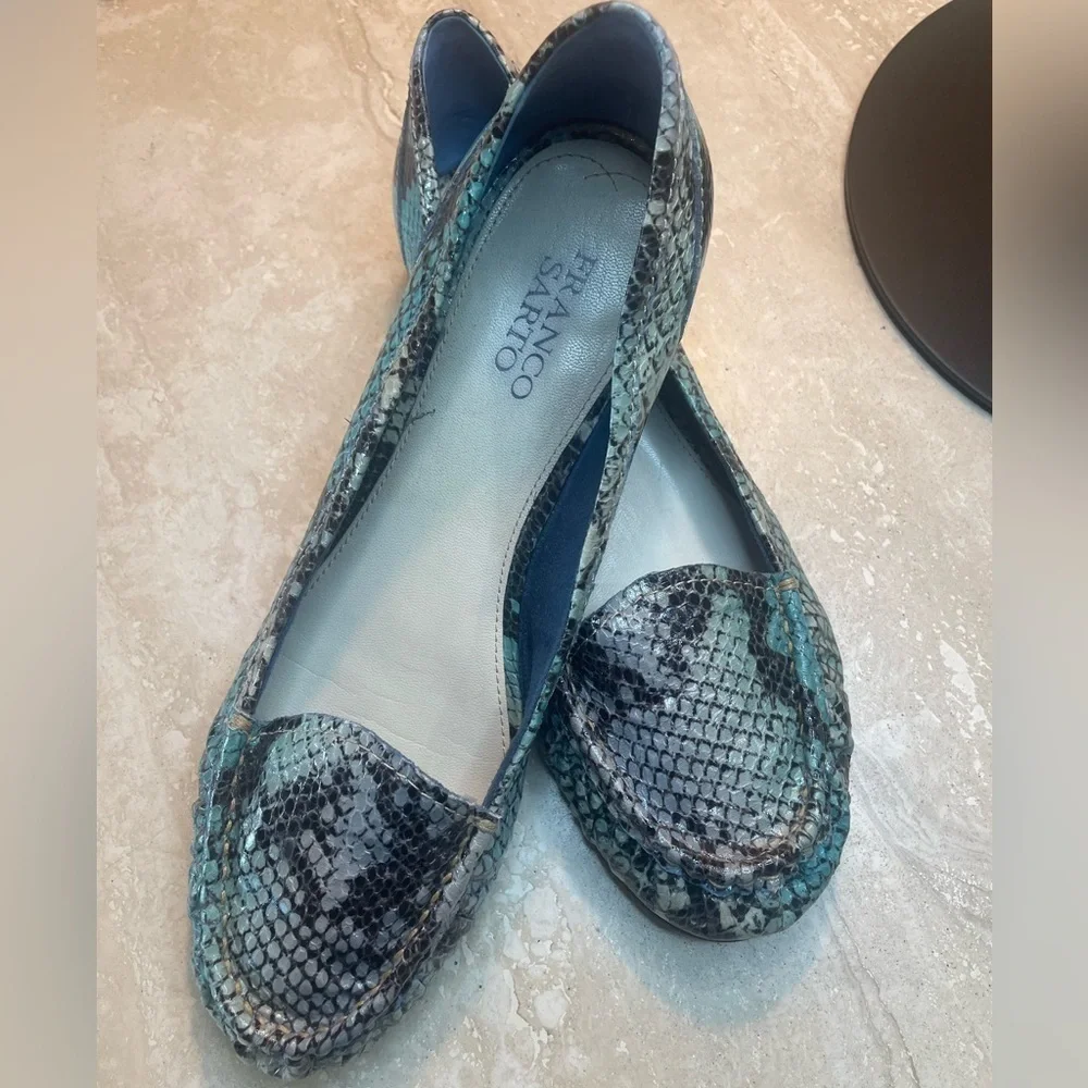 Franco Sarto Blue Flats with Textured Design - Picture 1 of 8